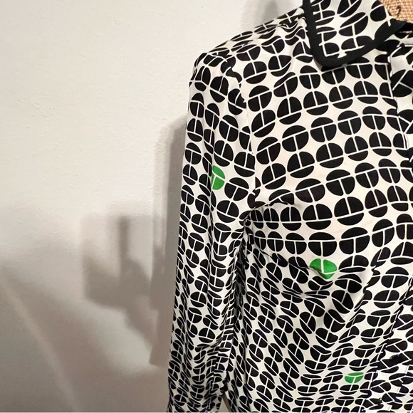Trina Turk Cream Silk Blouse with Black and Green - Picture 4 of 11